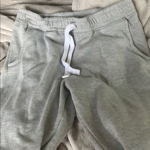 Grey sweatpants from Ardenes
